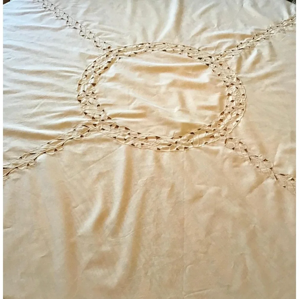 VTG Ivory Round Tablecloth & 8 Napkins Set 64